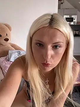 MimiLliiyy online show from 07-16-26, 04:46
