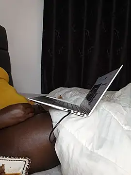 Snapshot of melaninglasskin chatting on 06-05-26, 06:57 melaninglasskin online show from 06-05-26, 06:57