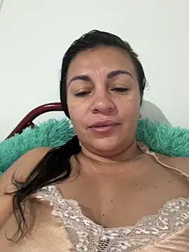 Snapshot of kloee_kann chatting on 06-13-26, 01:09 kloee kann online show from 06-13-26, 01:09