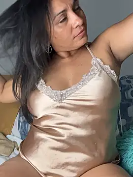 Snapshot of kloee_kann chatting on 07-14-26, 12:46 kloee kann online show from 07-14-26, 12:46