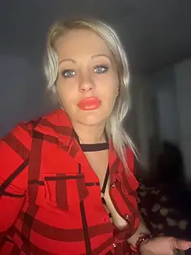 Snapshot of brenda121 chatting on 06-14-26, 11:51 brenda121 online show from 06-14-26, 11:51