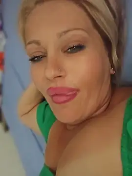 Snapshot of brenda121 chatting on 07-07-26, 11:36 brenda121 online show from 07-07-26, 11:36