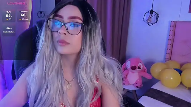Snapshot of miafox__ chatting on 06-18-26, 04:24 miafox online show from 06-18-26, 04:24