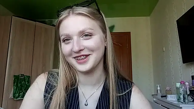 Snapshot of NorineGressett chatting on 06-11-26, 01:09 NorineGressett online show from 06-11-26, 01:09