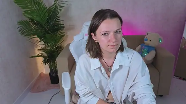 Snapshot of kira_hatti chatting on 06-27-26, 12:33 kira hatti online show from 06-27-26, 12:33