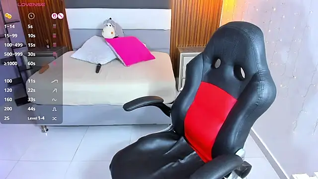 ZOEMARTINS1 online show from 05-29-26, 12:36