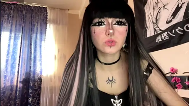 Snapshot of HolyCute chatting on 07-20-26, 03:36 HolyCute online show from 07-20-26, 03:36
