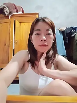 Snapshot of -Trinina- chatting on 06-04-26, 05:08 -Trinina- online show from 06-04-26, 05:08