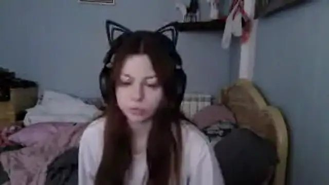 Snapshot of AlessiaViolet chatting on 05-29-26, 09:29 AlessiaViolet online show from 05-29-26, 09:29