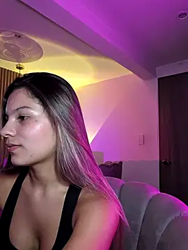 Snapshot of emilyvex chatting on 07-17-26, 03:13 emilyvex online show from 07-17-26, 03:13