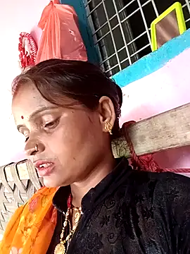 Snapshot of Divya_hot88 chatting on 07-06-26, 04:20 Divya hot88 online show from 07-06-26, 04:20