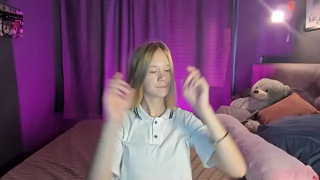 Snapshot of Asya_Almost chatting on 06-18-26, 01:06 Asya Almost online show from 06-18-26, 01:06