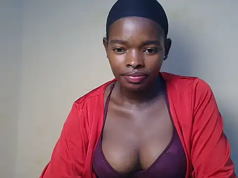 Snapshot of Emmerline_ chatting on 06-13-26, 06:22 Emmerline online show from 06-13-26, 06:22