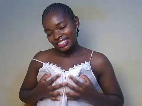 Snapshot of Emmerline_ chatting on 06-18-26, 09:14 Emmerline online show from 06-18-26, 09:14