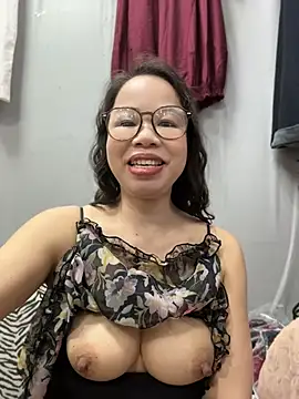 Snapshot of honghong_mother chatting on 06-27-26, 12:22 honghong mother online show from 06-27-26, 12:22