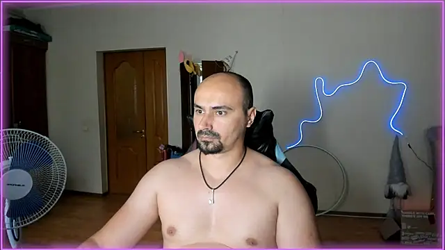 Snapshot of -SexyDaddy- chatting on 07-05-26, 10:22 -SexyDaddy- online show from 07-05-26, 10:22