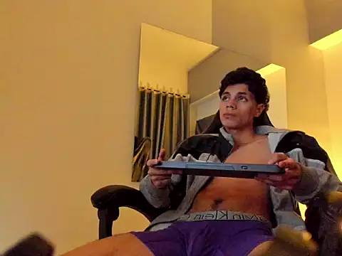Ithan Hott online show from 06-02-26, 04:47