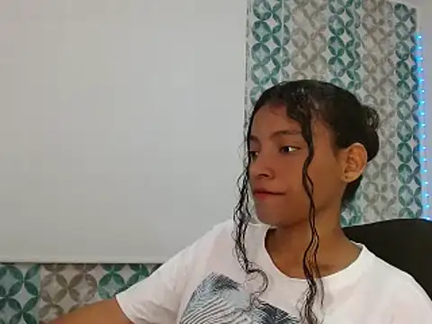 Isabellacarson online show from 06-17-26, 05:58