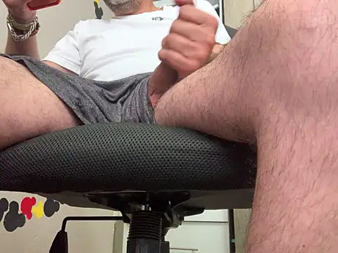 Snapshot of sexwolf16 chatting on 06-07-26, 04:22 sexwolf16 online show from 06-07-26, 04:22