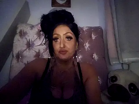 Snapshot of Angeldevlin81 chatting on 06-17-26, 10:21 Angeldevlin81 online show from 06-17-26, 10:21