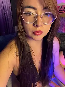 Snapshot of arilynn_ chatting on 06-14-26, 04:58 arilynn online show from 06-14-26, 04:58