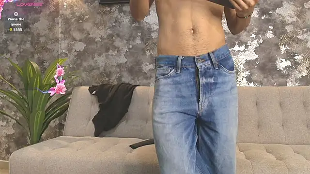 Maximiliano Young online show from 06-10-26, 01:32