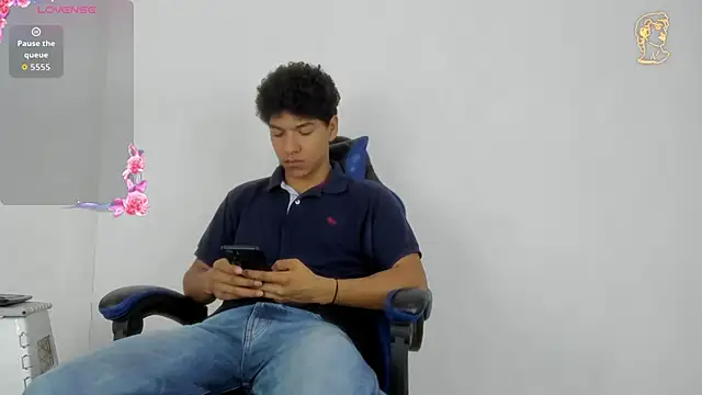 Maximiliano Young online show from 06-27-26, 12:44