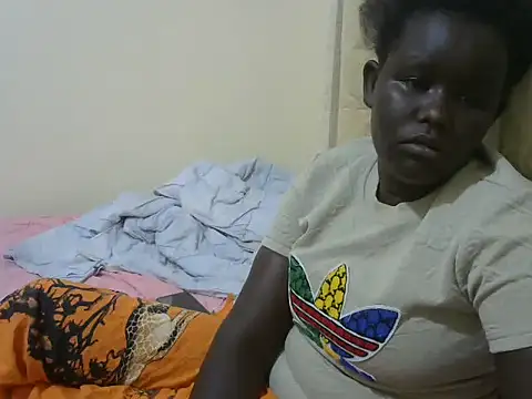 Snapshot of beauty_girl2 chatting on 06-11-26, 12:32 beauty girl2 online show from 06-11-26, 12:32