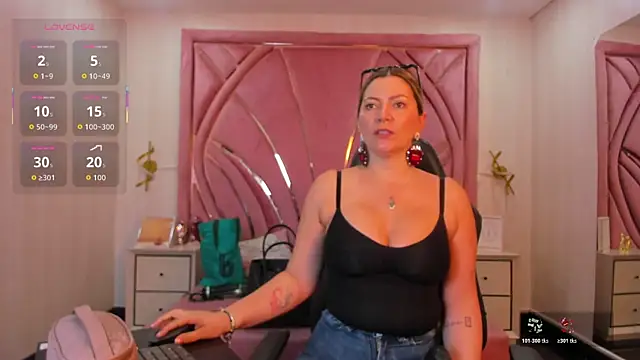 pamelaQenn2 online show from 06-12-26, 06:07