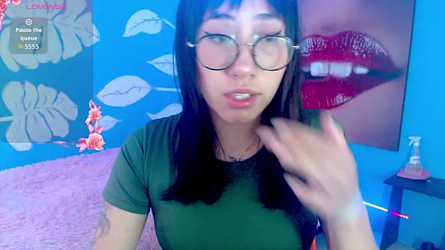 Snapshot of eli_doll chatting on 06-03-26, 11:24 eli doll online show from 06-03-26, 11:24