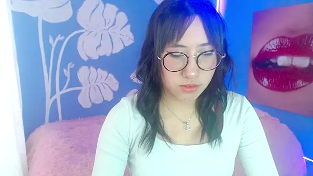 Snapshot of eli_doll chatting on 06-30-26, 11:11 eli doll online show from 06-30-26, 11:11