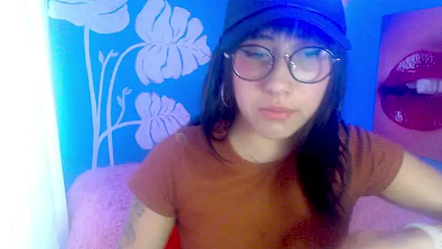 Snapshot of eli_doll chatting on 07-04-26, 11:16 eli doll online show from 07-04-26, 11:16