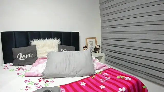 Snapshot of Bianca_seduction chatting on 07-17-26, 02:18 Bianca seduction online show from 07-17-26, 02:18