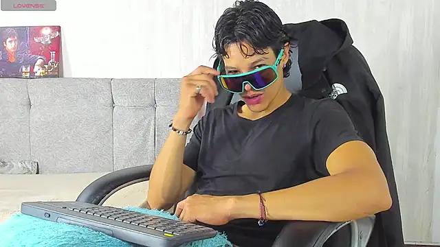 Snapshot of tommyhot7 chatting on 06-15-26, 11:07 tommyhot7 online show from 06-15-26, 11:07