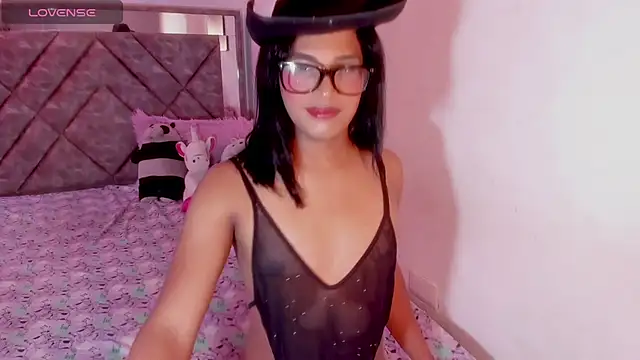Snapshot of isabellaho1318 chatting on 06-21-26, 06:27 isabellaho1318 online show from 06-21-26, 06:27