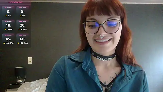 Snapshot of Roxane_Bloodycherry chatting on 06-18-26, 04:22 Roxane Bloodycherry online show from 06-18-26, 04:22