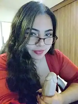 Snapshot of Roxxy_Sade chatting on 07-06-26, 11:40 Roxxy Sade online show from 07-06-26, 11:40