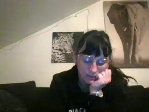 Snapshot of sexujuly88 chatting on 12-12-24, 10:20 sexujuly88 online show from 12-12-24, 10:20