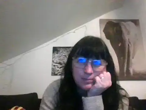 Snapshot of sexujuly88 chatting on 01-14-25, 10:23 sexujuly88 online show from 01-14-25, 10:23