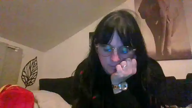 Snapshot of sexujuly88 chatting on 11-12-25, 10:30 sexujuly88 online show from 11-12-25, 10:30