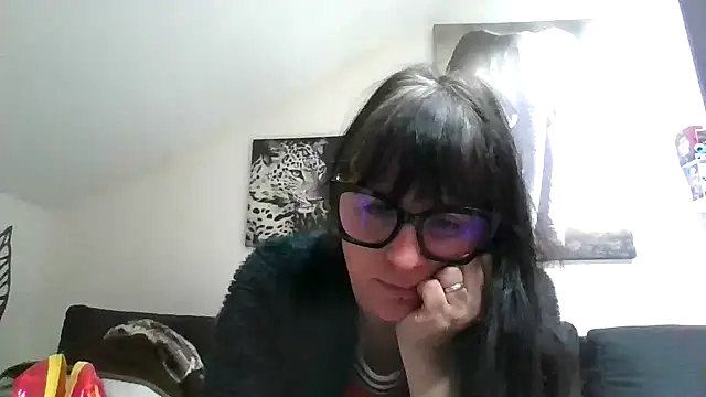 Snapshot of sexujuly88 chatting on 06-11-26, 07:17 sexujuly88 online show from 06-11-26, 07:17