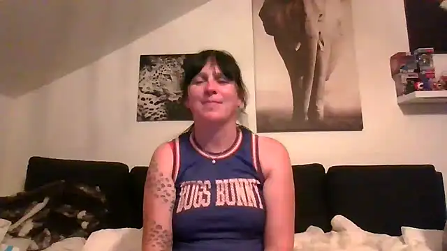 Snapshot of sexujuly88 chatting on 07-13-26, 08:44 sexujuly88 online show from 07-13-26, 08:44
