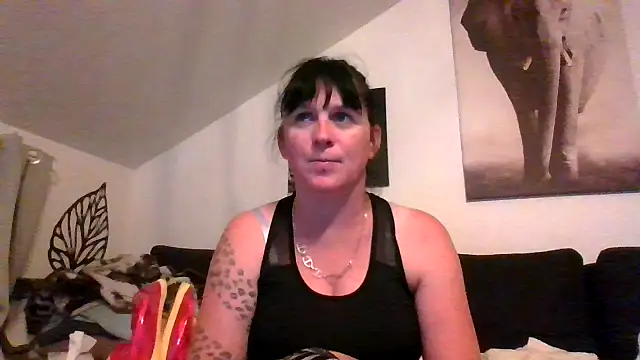 Snapshot of sexujuly88 chatting on 07-27-26, 09:11 sexujuly88 online show from 07-27-26, 09:11