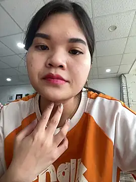 Snapshot of -Queen429- chatting on 06-16-26, 01:52 -Queen429- online show from 06-16-26, 01:52