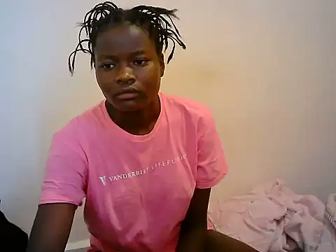 Snapshot of BerryJulie chatting on 06-17-26, 05:54 BerryJulie online show from 06-17-26, 05:54