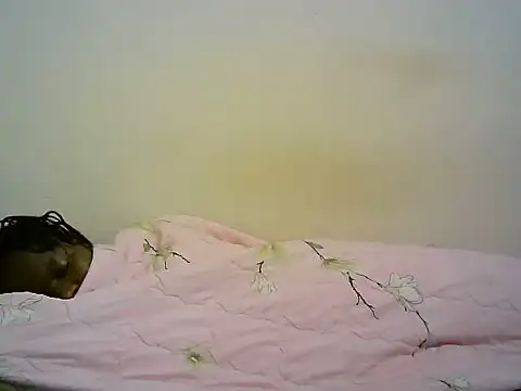 Snapshot of BerryJulie chatting on 06-23-26, 11:47 BerryJulie online show from 06-23-26, 11:47