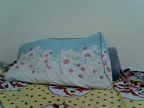 freakypetite online show from 06-19-26, 10:02