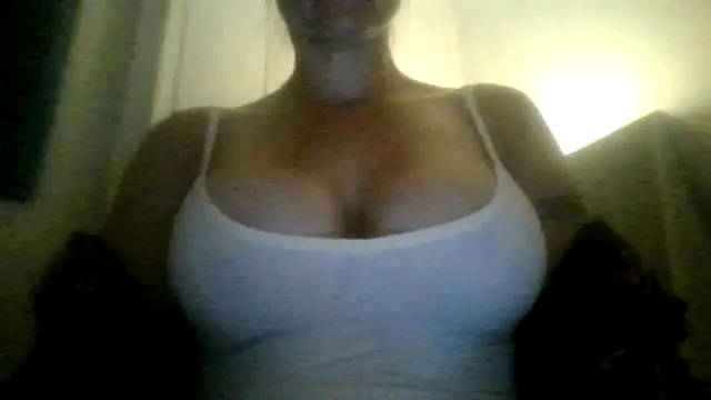 Snapshot of Miacarter1234 chatting on 06-22-26, 08:00 Miacarter1234 online show from 06-22-26, 08:00