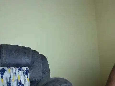 Snapshot of lilpretty16 chatting on 06-16-26, 01:47 lilpretty16 online show from 06-16-26, 01:47