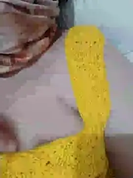 Snapshot of safae12 chatting on 07-02-26, 11:22 safae12 online show from 07-02-26, 11:22